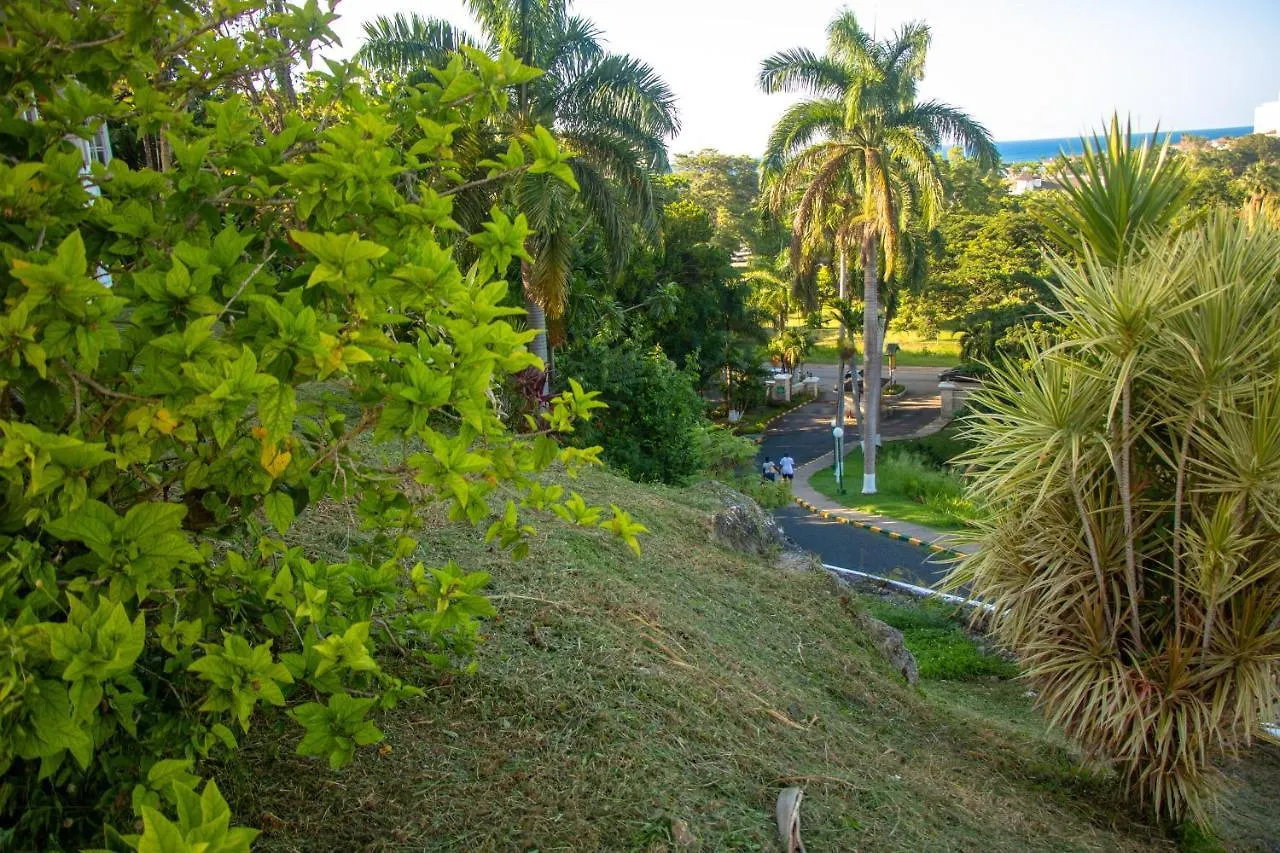 E 20 Mystic Ridge Ocho Rios Apartment