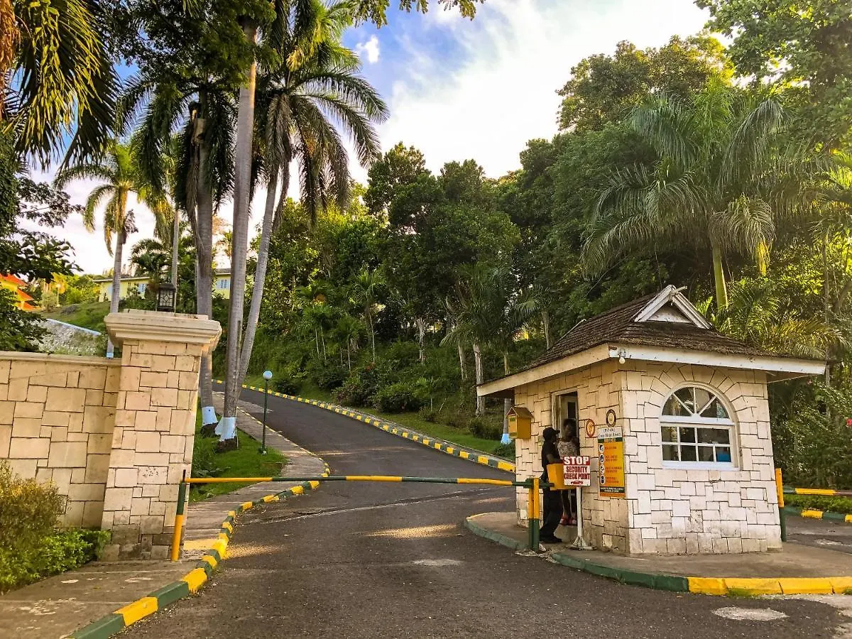 E 20 Mystic Ridge Ocho Rios Apartment