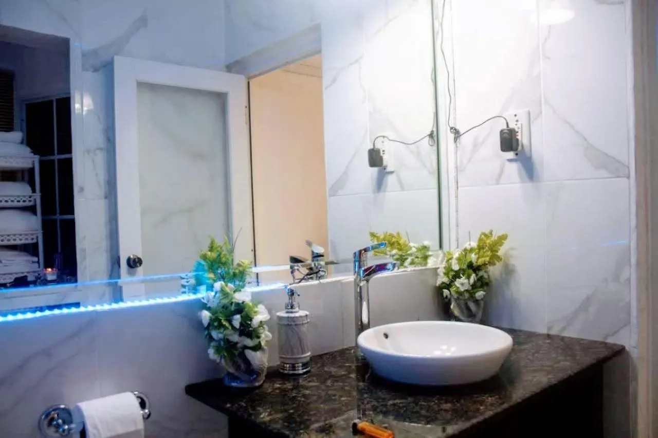 E 20 Mystic Ridge Ocho Rios Apartment